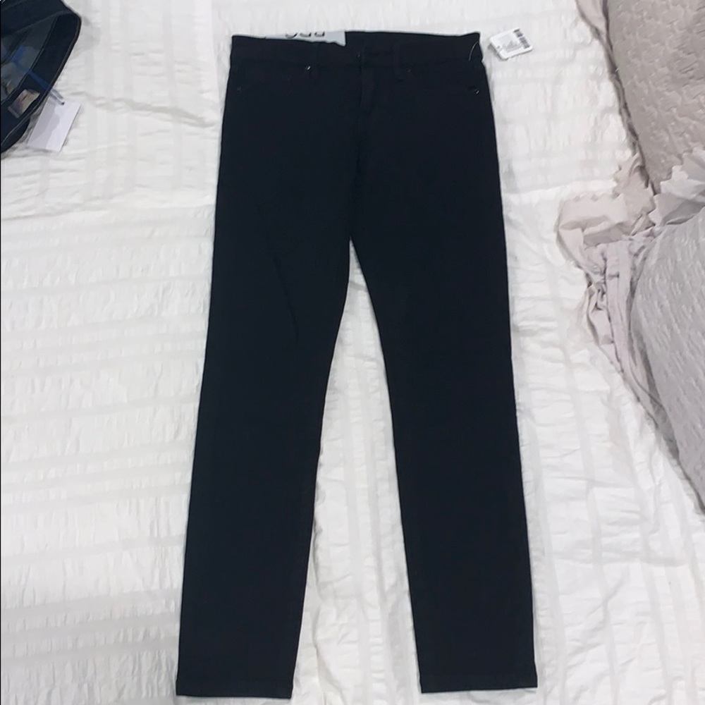 BDG Twig Mid-Rise Skinny Jean.